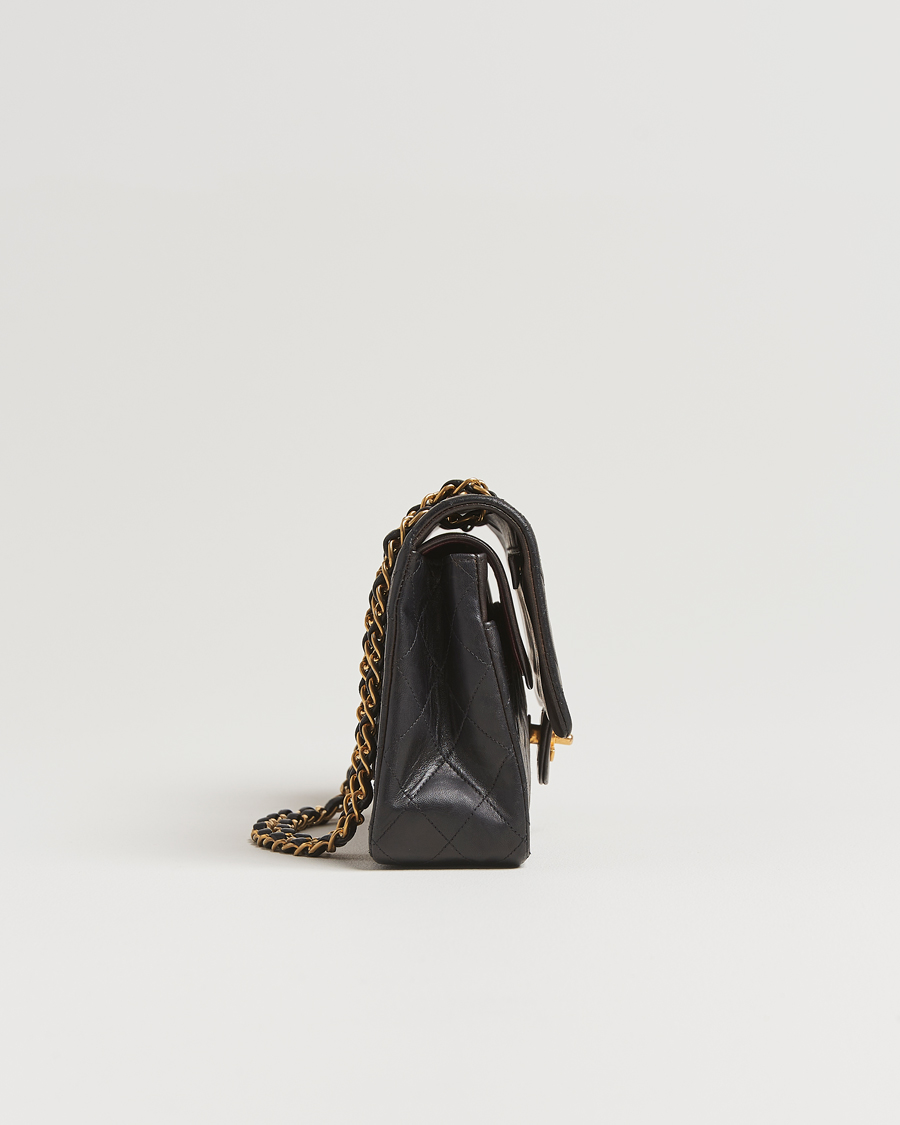 Herre | Gifts for Her | Chanel Pre-Owned | Classic Double Flap Medium Lambskin Black