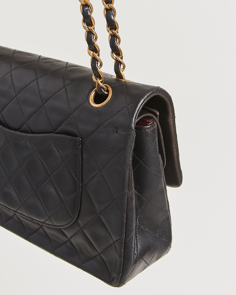 Herre | Gifts for Her | Chanel Pre-Owned | Classic Double Flap Medium Lambskin Black