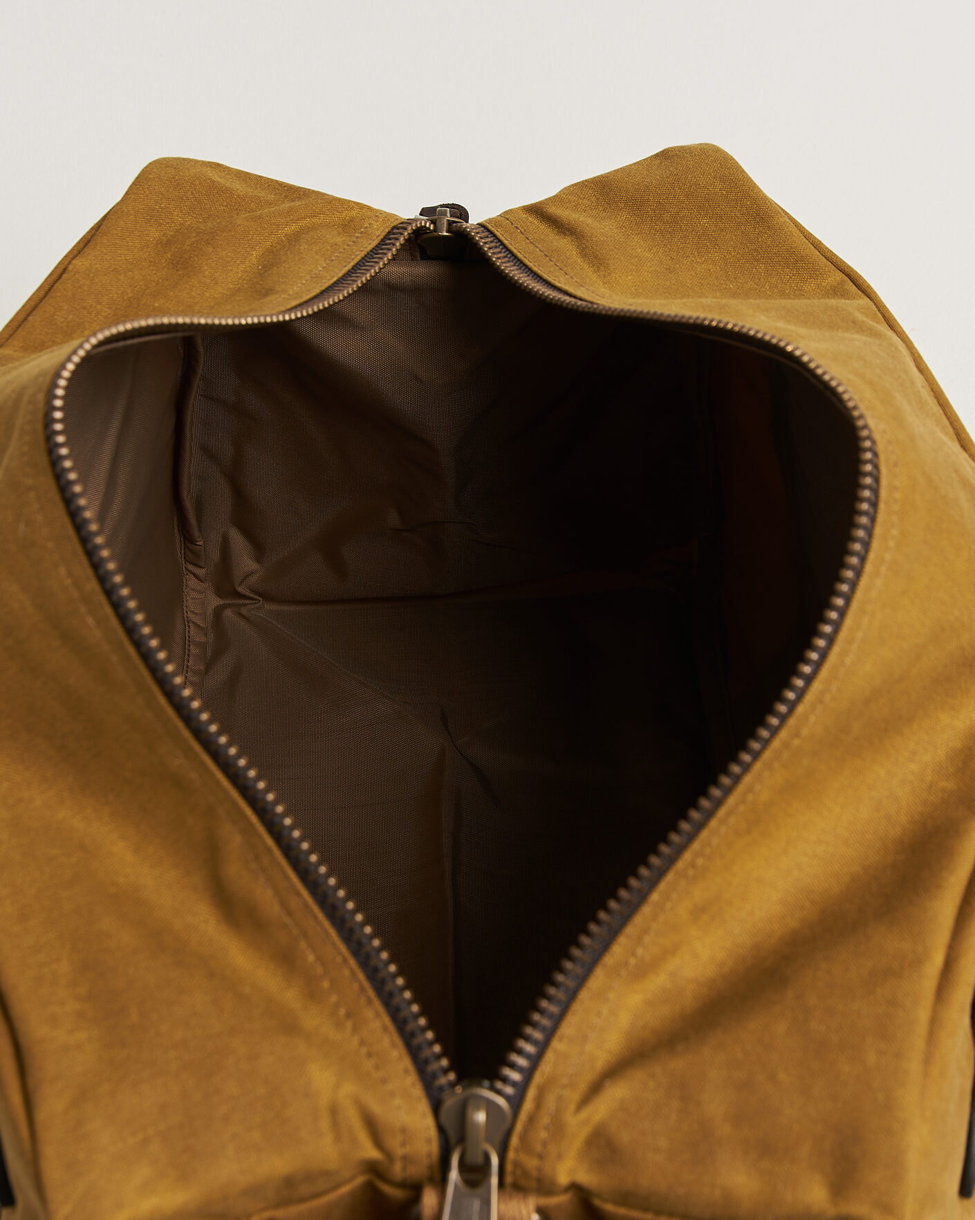 Herre | Tasker | Filson | Tin Cloth Small Duffle Tan