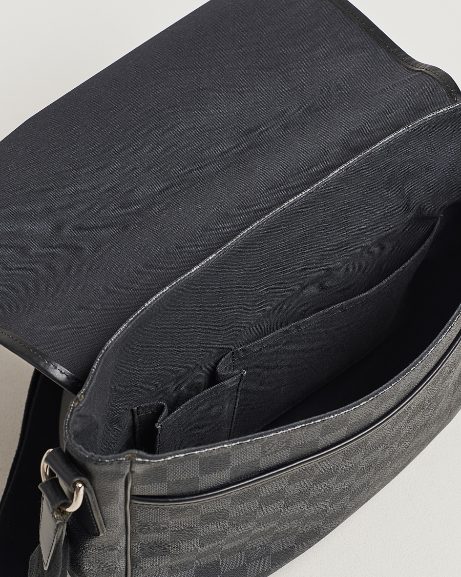 Herre | Pre-Owned & Vintage Bags | Louis Vuitton Pre-Owned | Daniel MM Shoulder Bag Damier Graphite