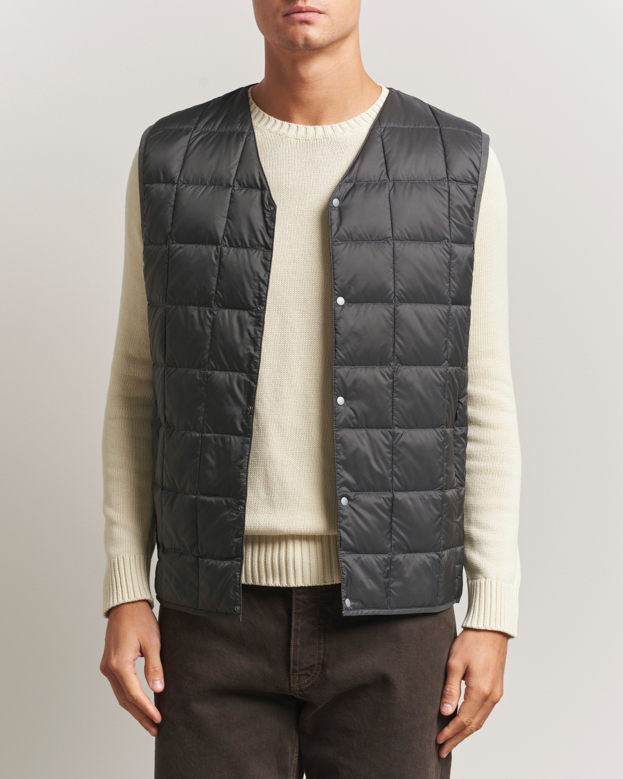 Herre | Veste | TAION | V-Neck Lightweight Down Vest Dark Grey