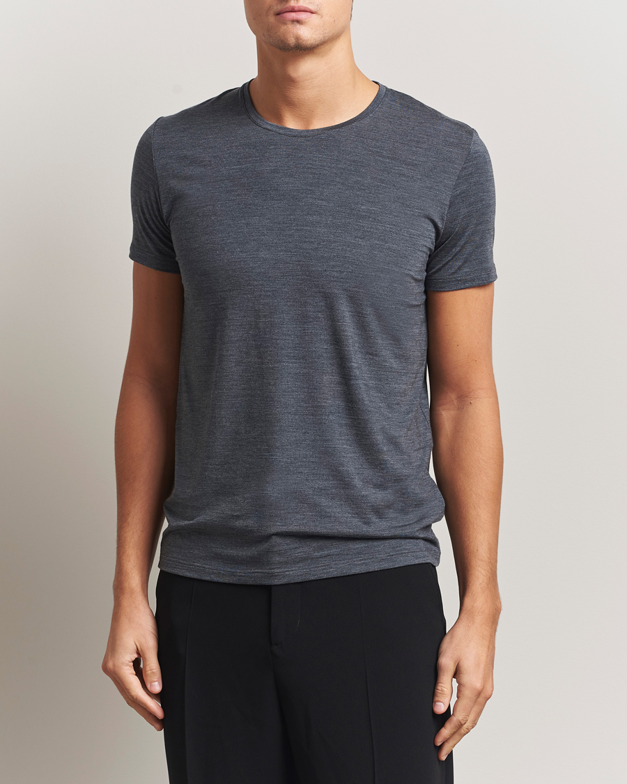 Herre | T-Shirts | Falke | Clima Wool Crew Neck T-Shirt Dark Grey Heather