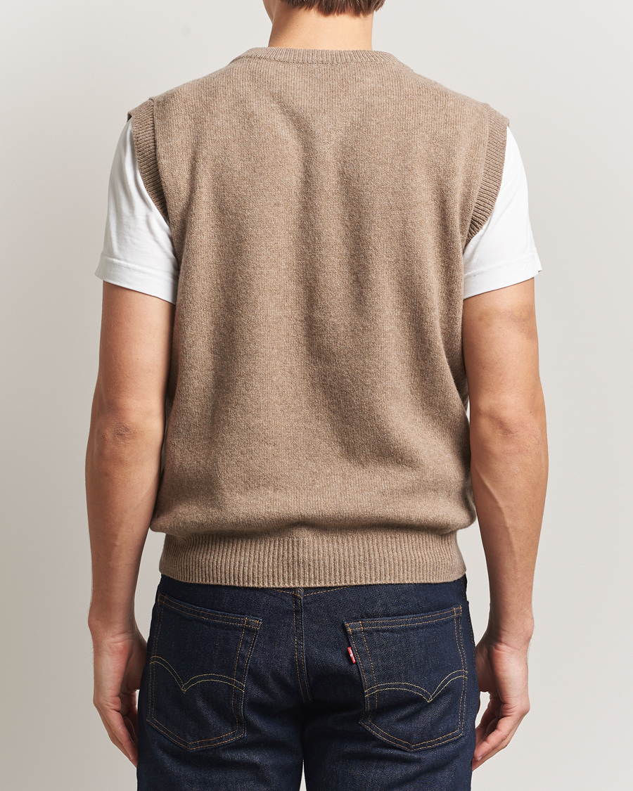 Herre | Trøjer | Sunspel | Lambswool Knitted Vest Sandstone