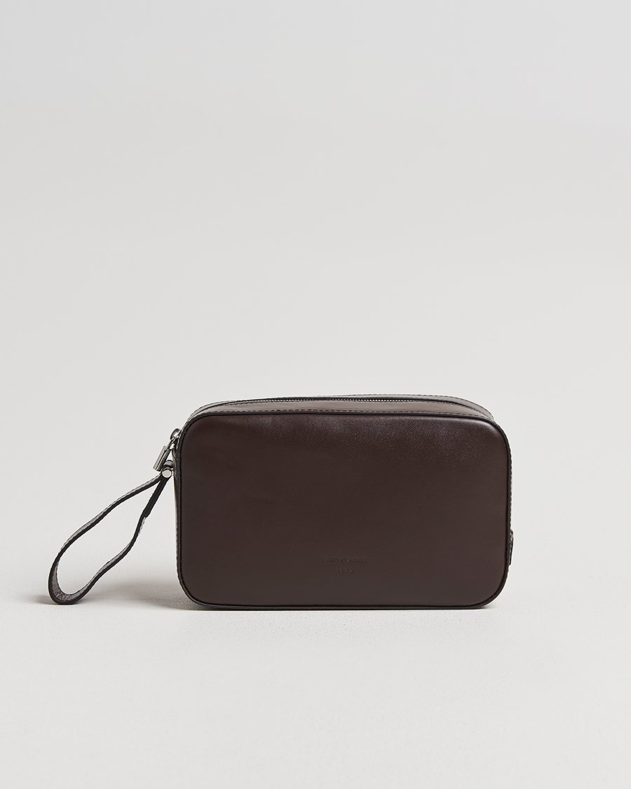 Herre | Tasker | Tiger of Sweden | Balnea Smooth Leather Washbag Dark Brown