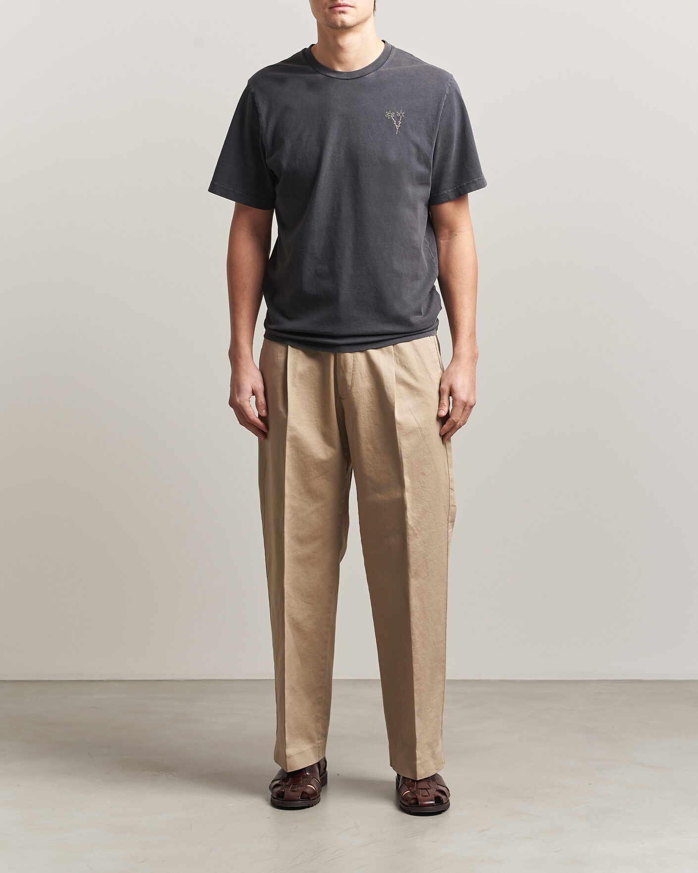 Herre | T-Shirts | Forét | Bouquet T-Shirt Washed Black
