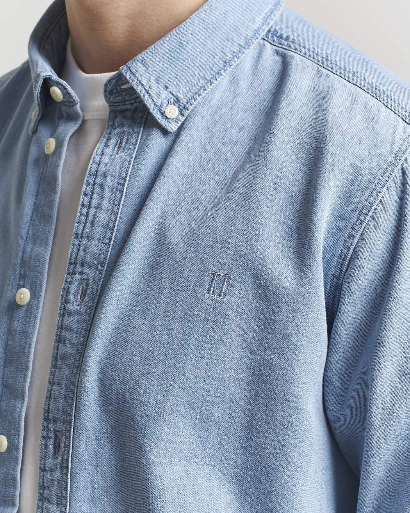 Herre | Skjorter | LES DEUX | Konrad Denim Shirt Light Indigo Wash