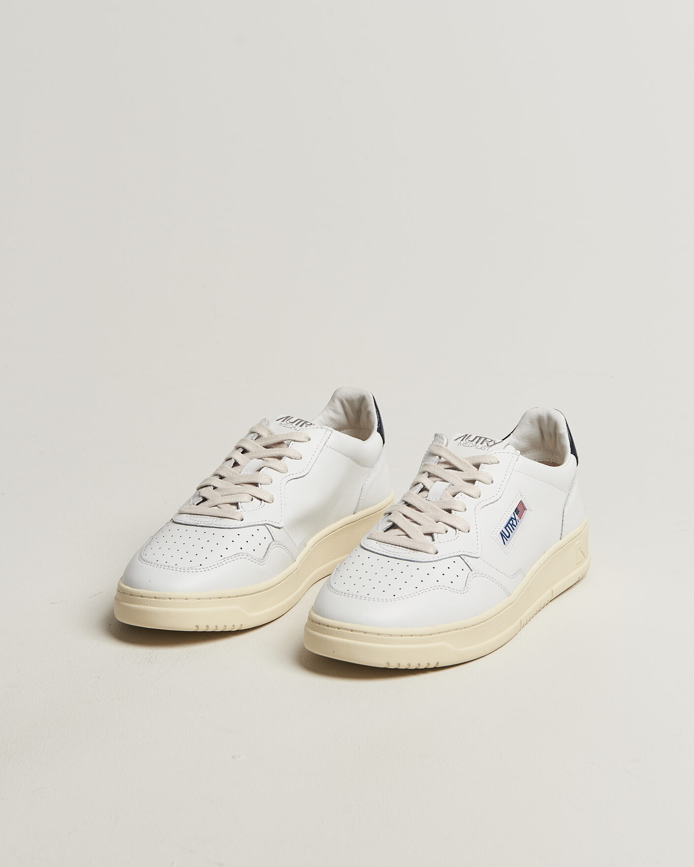Herre | Sneakers | Autry | Medalist Low Sneaker White/Space