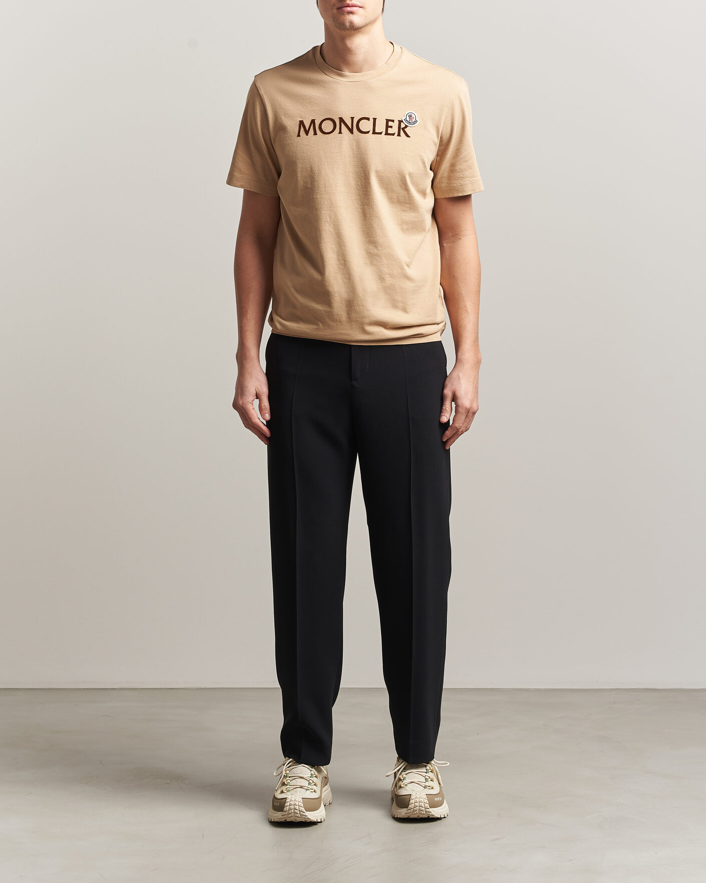 Herre | T-Shirts | Moncler | Lettering Logo T-Shirt Beige