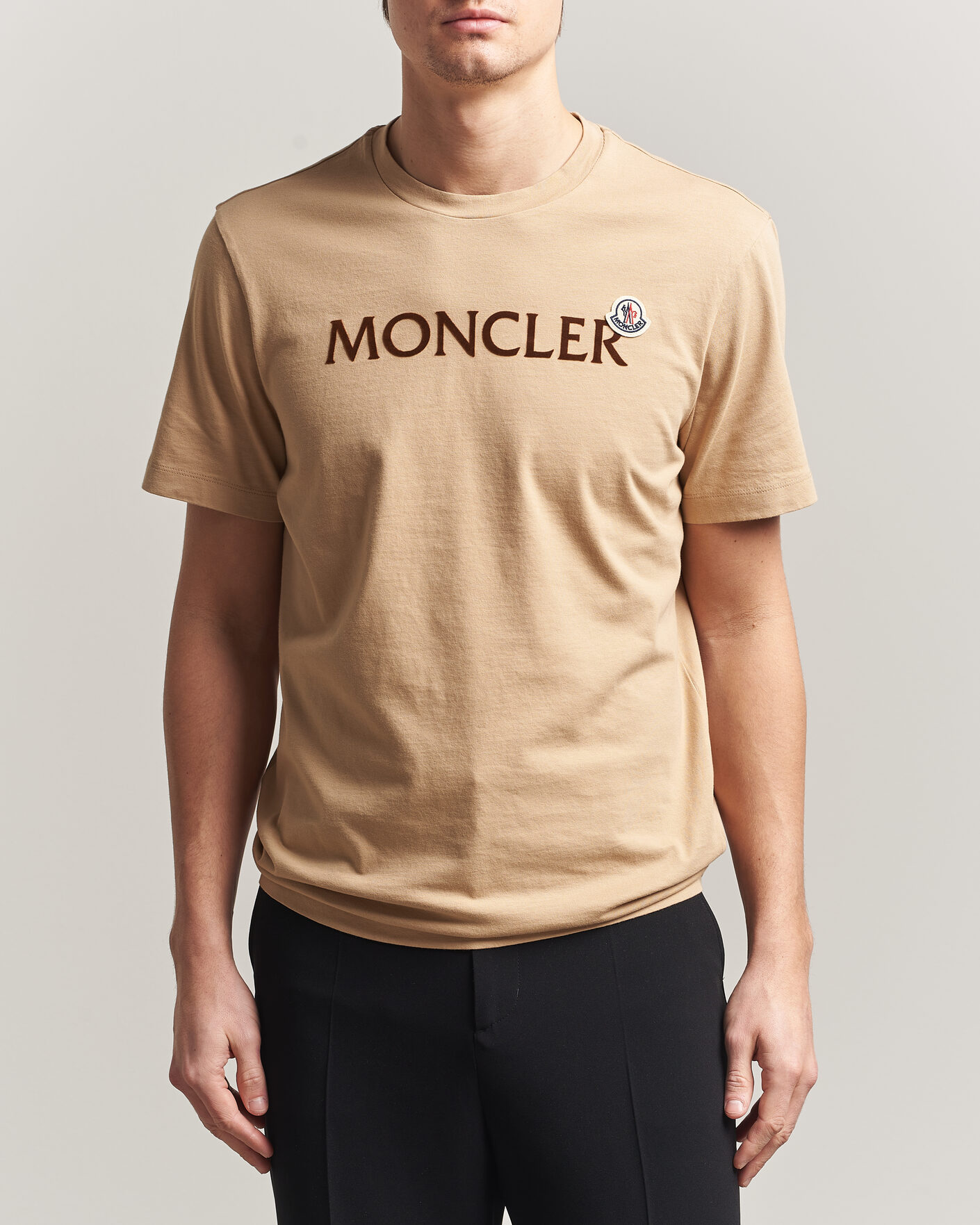 Herre | T-Shirts | Moncler | Lettering Logo T-Shirt Beige