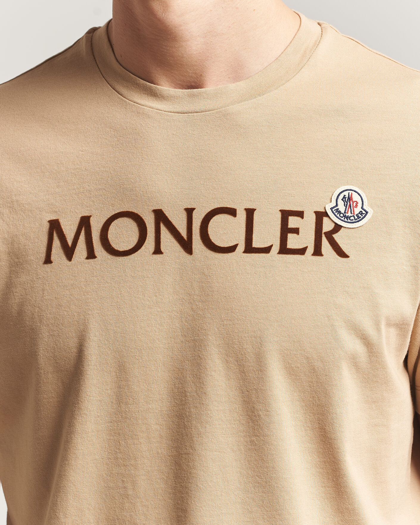 Herre | T-Shirts | Moncler | Lettering Logo T-Shirt Beige