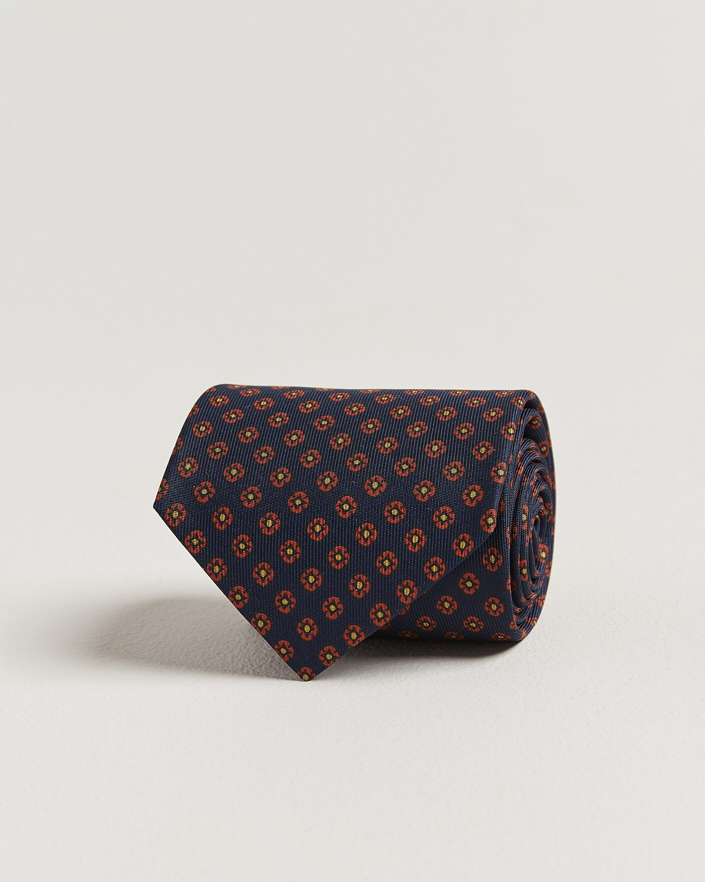Herre | Drake's Square Flowers Pattern Silk Tie Navy | Drake's | Square Flowers Pattern Silk Tie Navy