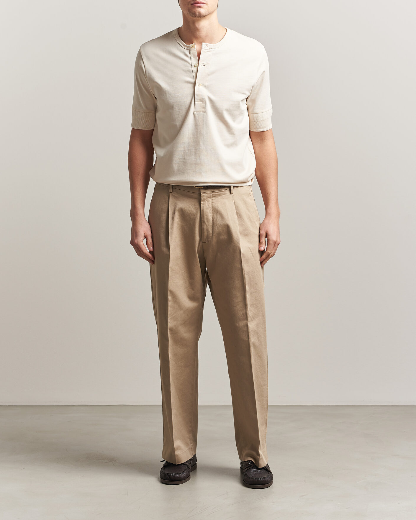 Herre | T-Shirts | Merz b. Schwanen | Classic Organic Cotton Short Sleeve Henley Nature