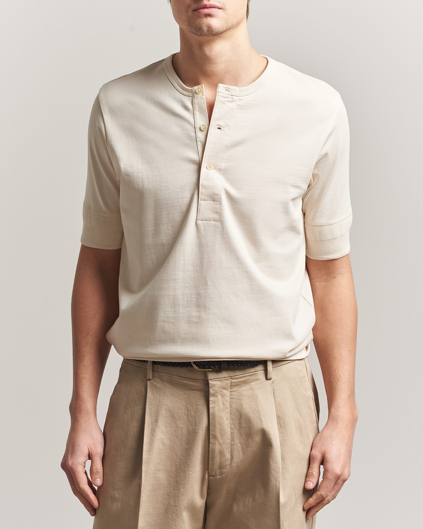 Herre | T-Shirts | Merz b. Schwanen | Classic Organic Cotton Short Sleeve Henley Nature