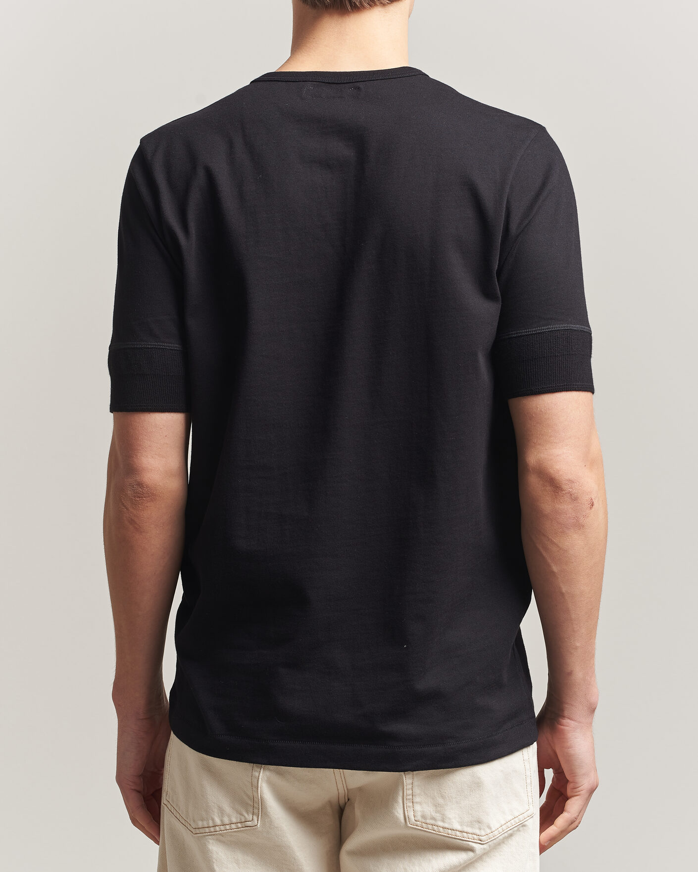 Herre | T-Shirts | Merz b. Schwanen | Classic Organic Cotton Short Sleeve Henley Black