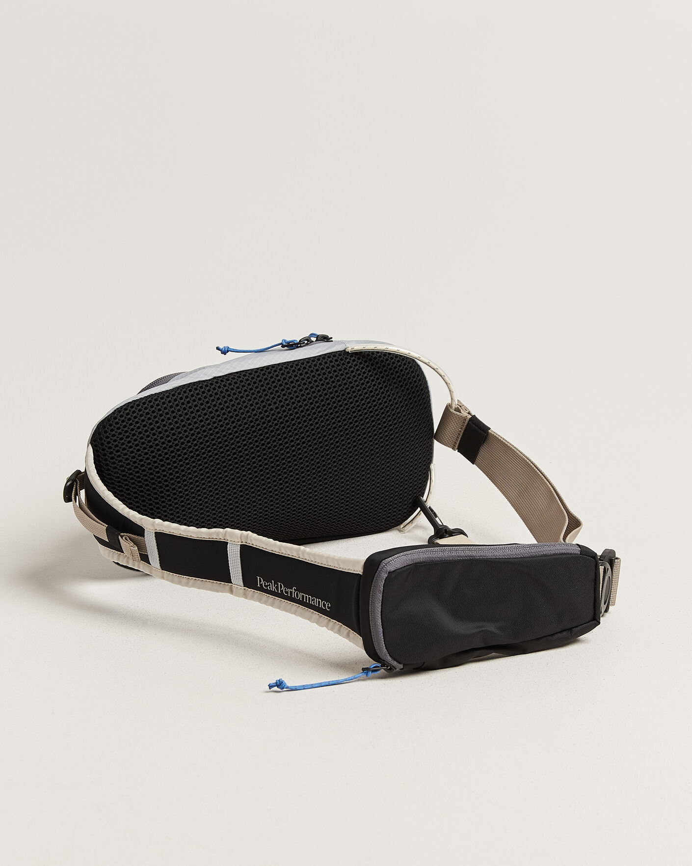 Herre | Tasker | Peak Performance | Outdoor Sling Bag Summit Smoke