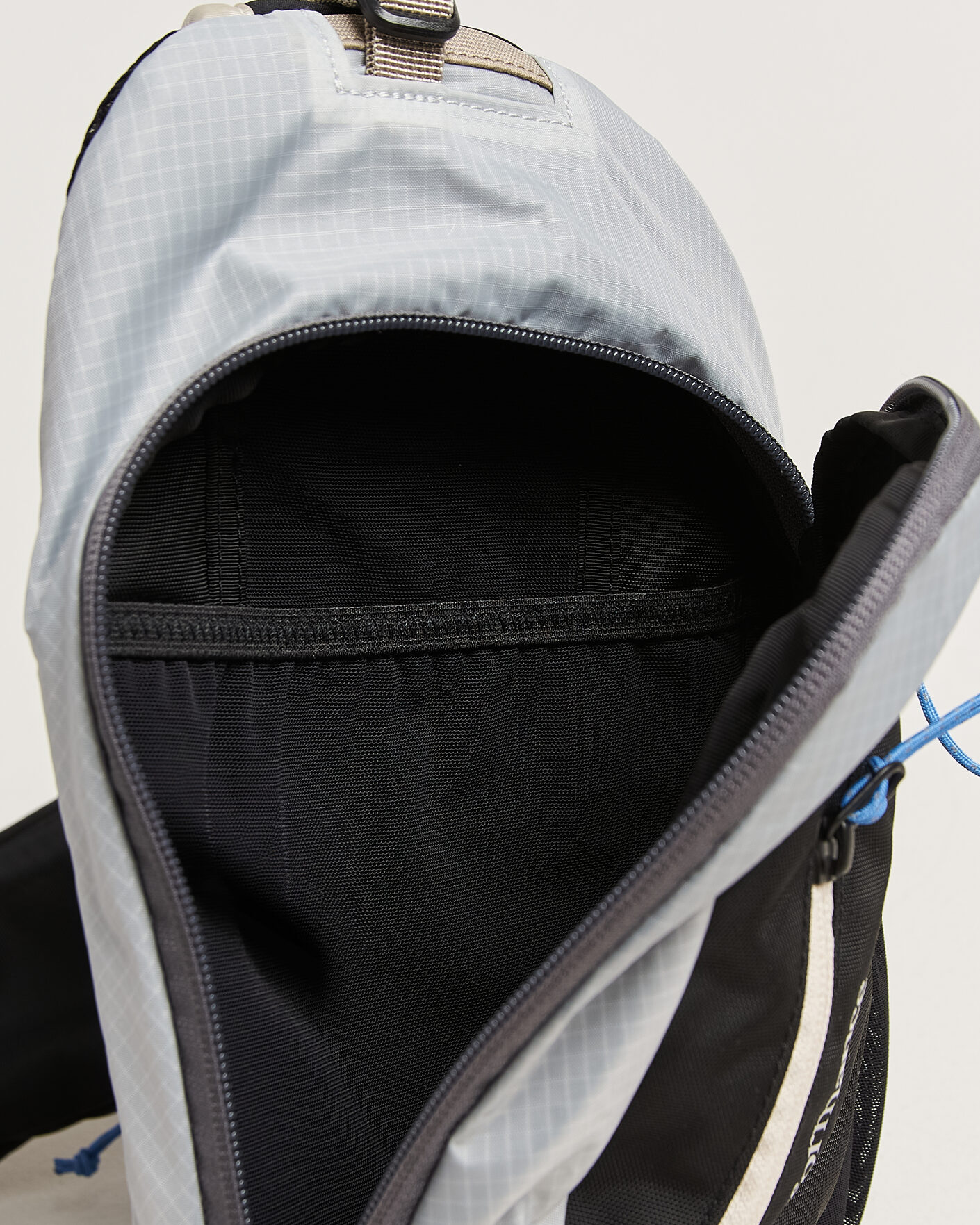 Herre | Tasker | Peak Performance | Outdoor Sling Bag Summit Smoke