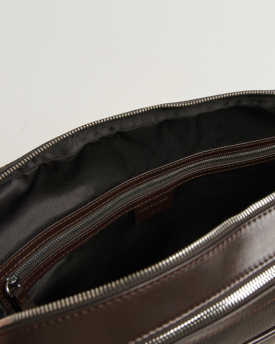 Herre | Tasker | Tiger of Sweden | Burin Grained Leather Briefcase Dark Brown