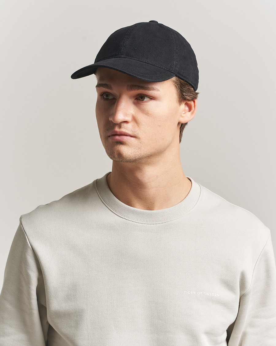 Herre | Hatte & kasketter | Tiger of Sweden | Hent Washed Cap Black