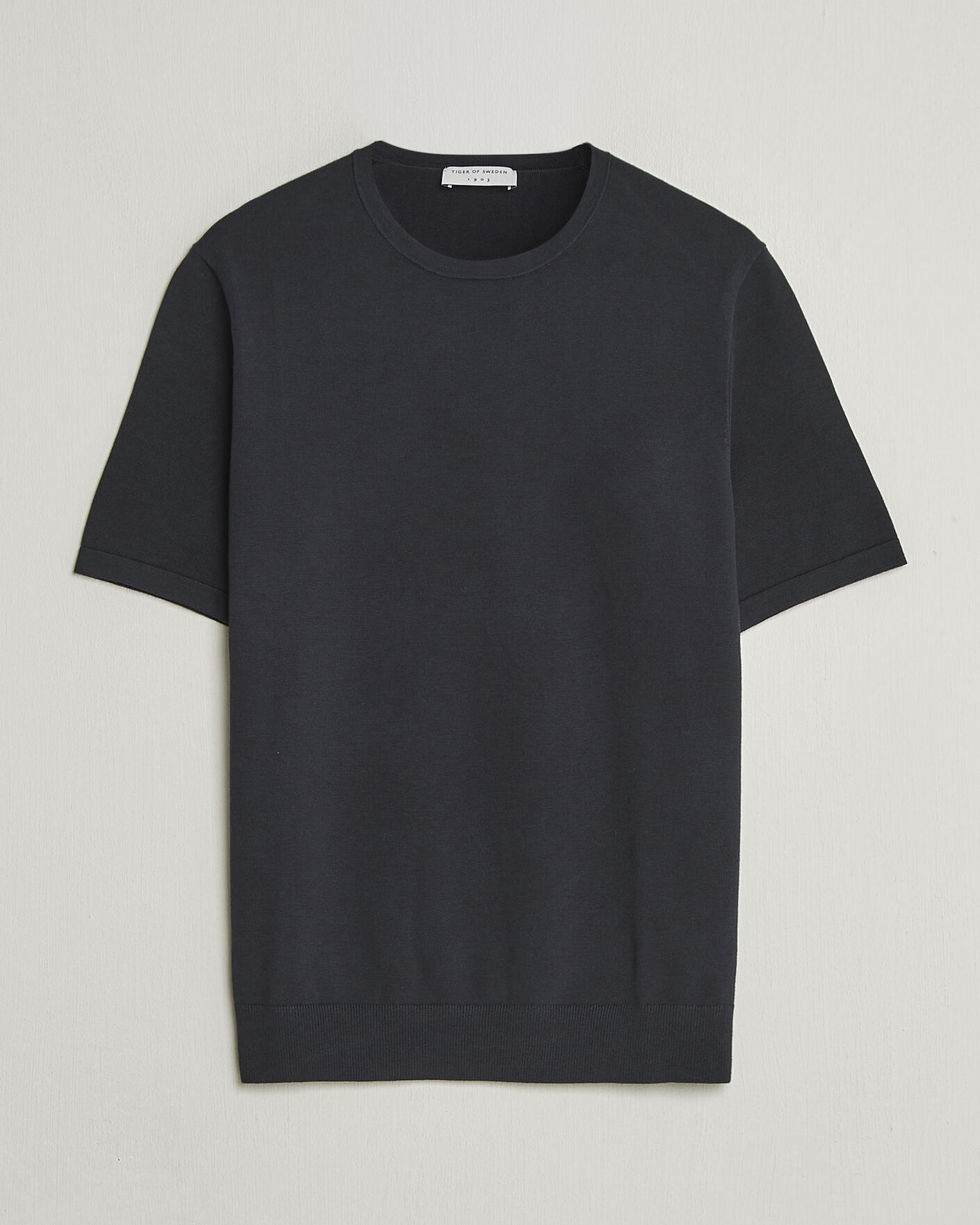 Herre | T-Shirts | Tiger of Sweden | Connor Cotton Knitted T-Shirt Light Ink