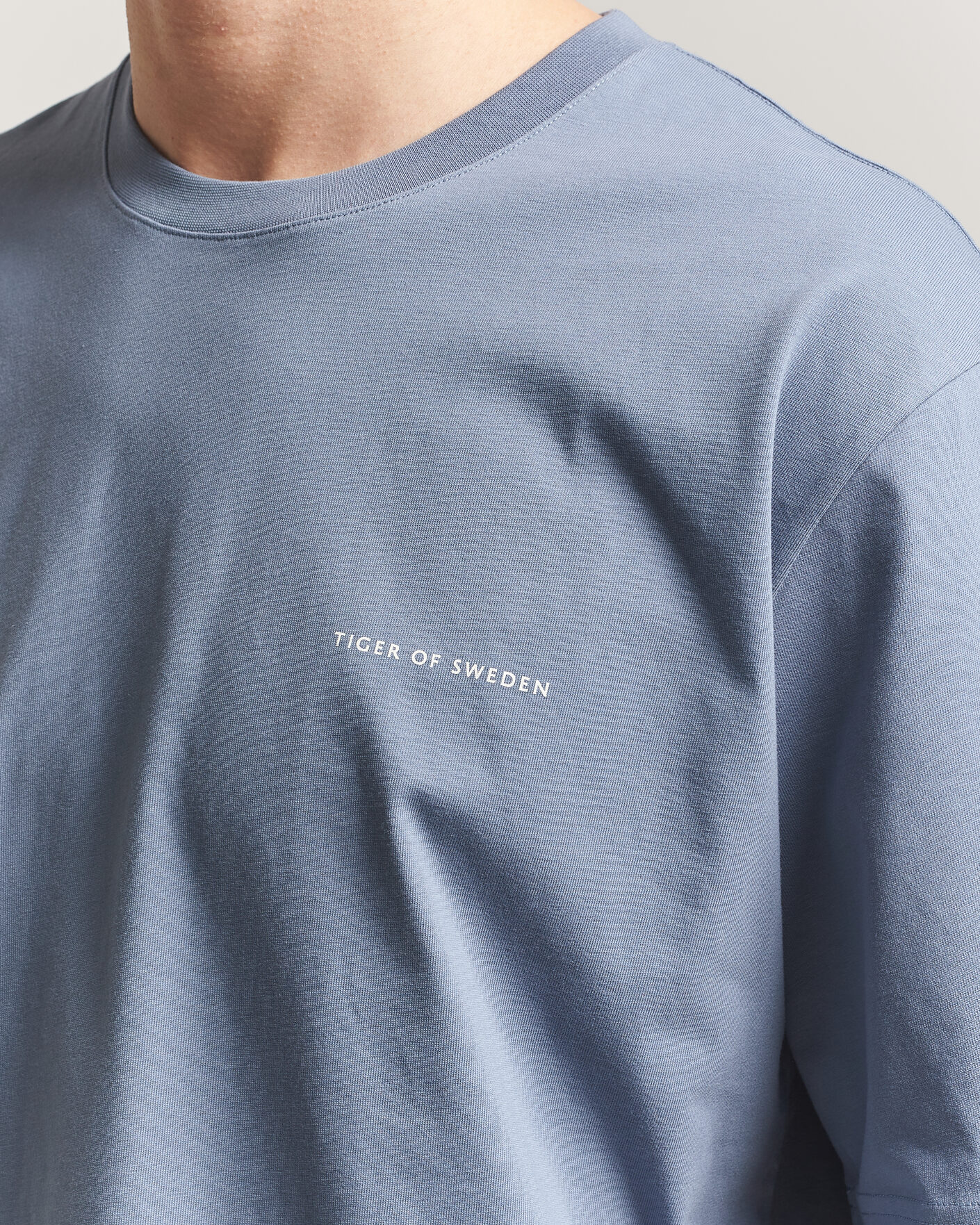 Herre | T-Shirts | Tiger of Sweden | Pro Logo Crew Neck T-Shirt Dull Blue