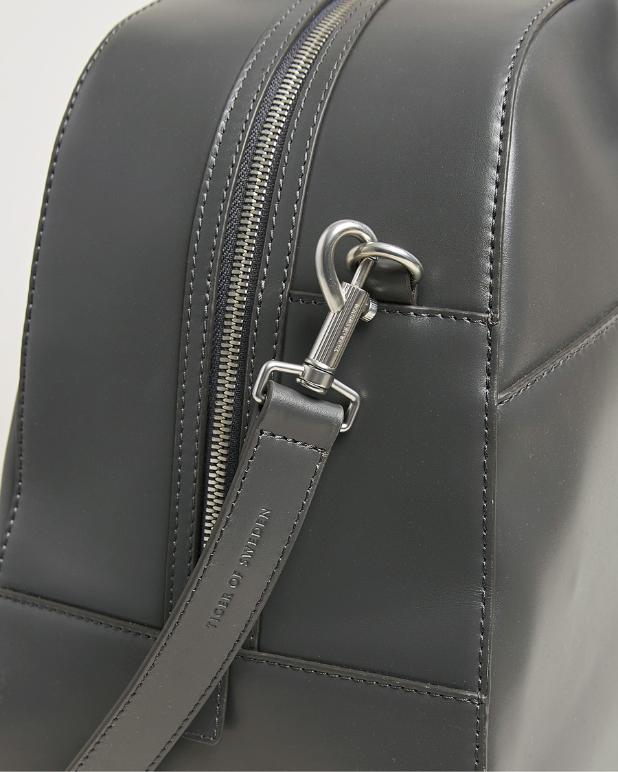 Herre | Tasker | Tiger of Sweden | Navisa Smooth Leather Weekendbag Jet Grey