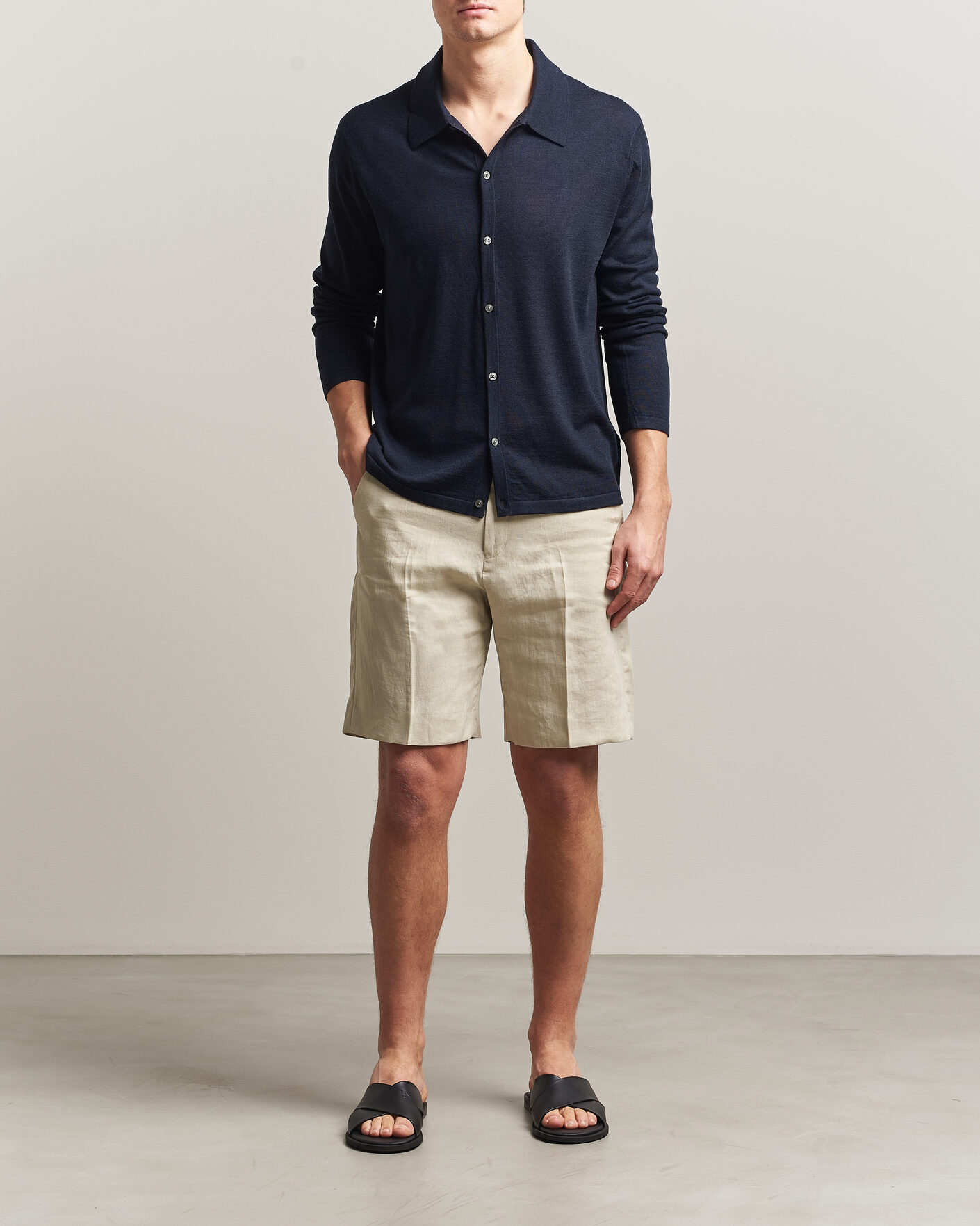 Herre | Shorts | Tiger of Sweden | Troy Pleated Linen Shorts Cream Sand