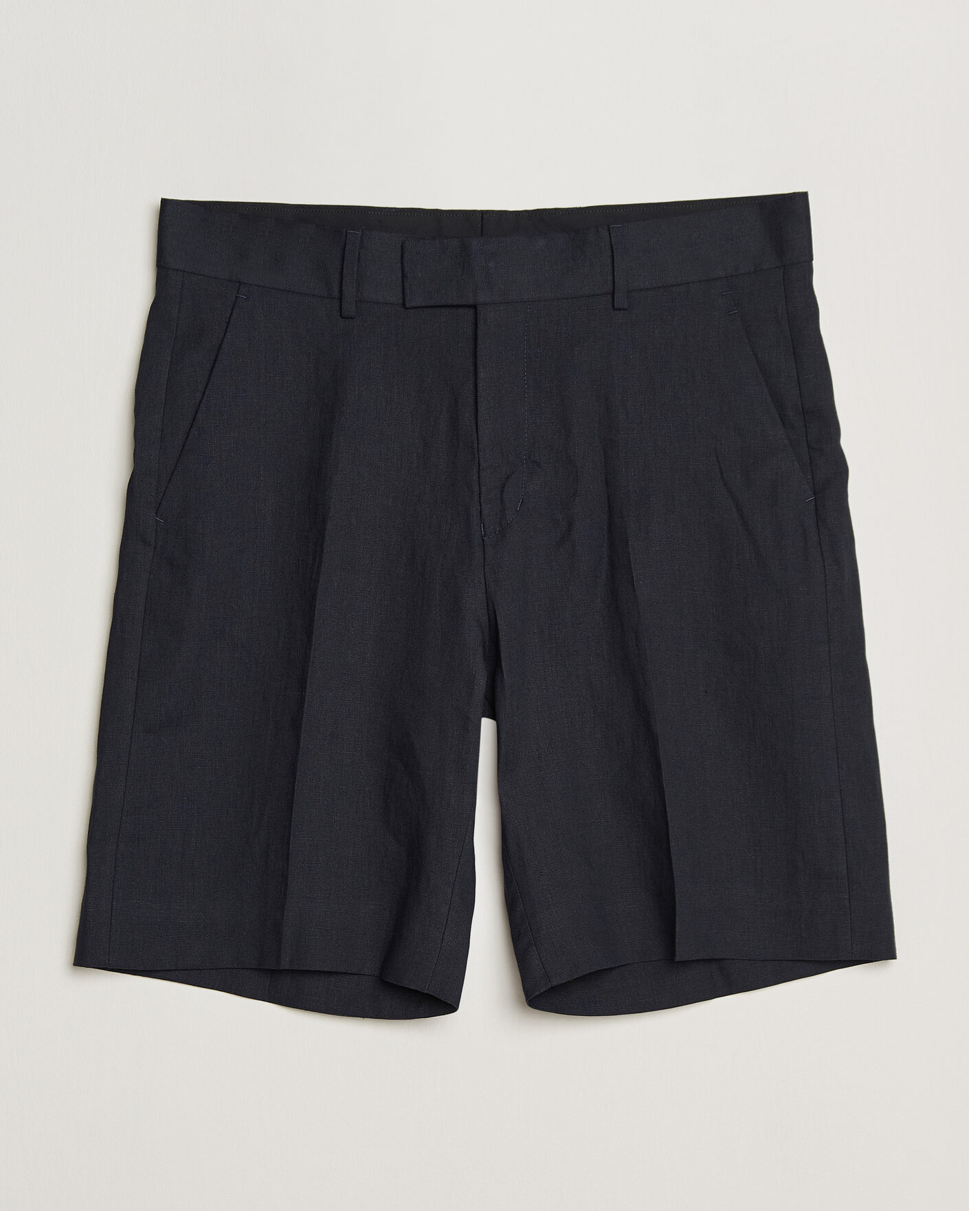 Herre | Shorts | Tiger of Sweden | Troy Pleated Linen Shorts Midnight Blue