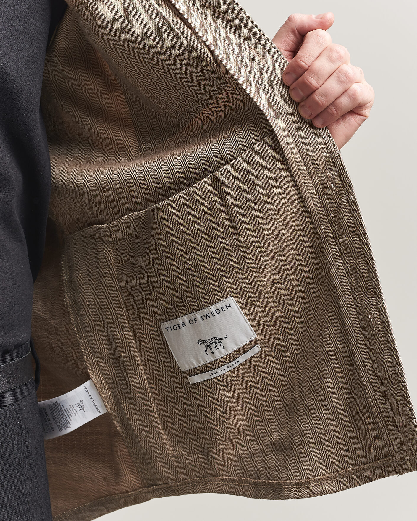 Herre | Skjorter | Tiger of Sweden | Bishop Linen Overshirt Vintage Beige