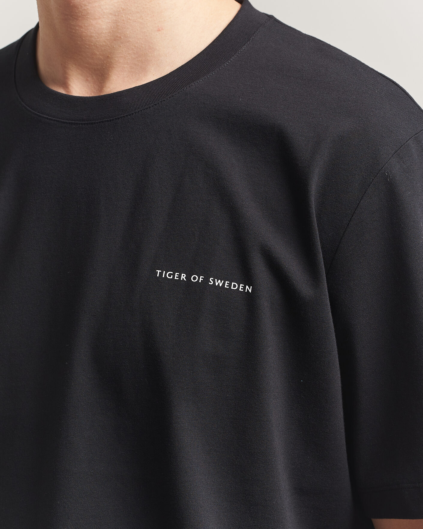 Herre | T-Shirts | Tiger of Sweden | Pro Cotton Logo T-Shirt Black