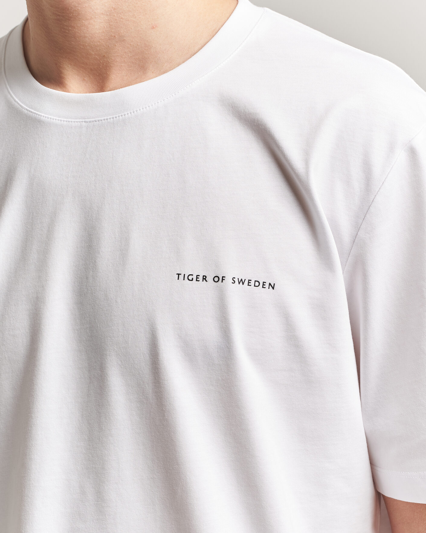Herre | T-Shirts | Tiger of Sweden | Pro Cotton Logo T-Shirt Pure White