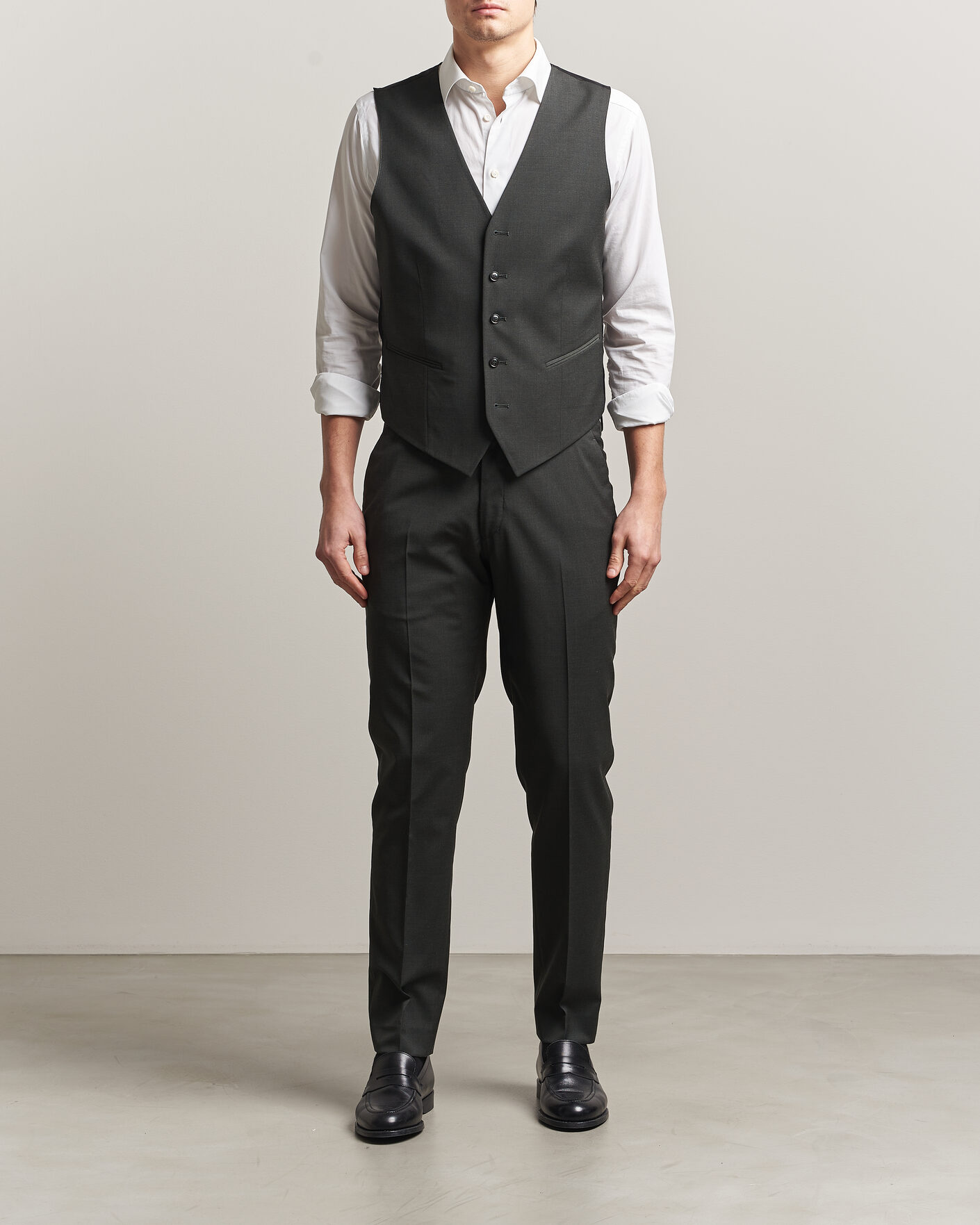 Herre | Blazere & jakker | Tiger of Sweden | Wayde Wool Travel Waistcoat Olive Extreme