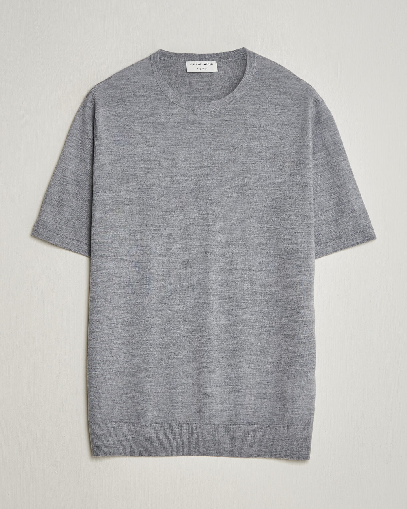 Herre | T-Shirts | Tiger of Sweden | Connor Knitted Crew Neck T-Shirt Grey Melange