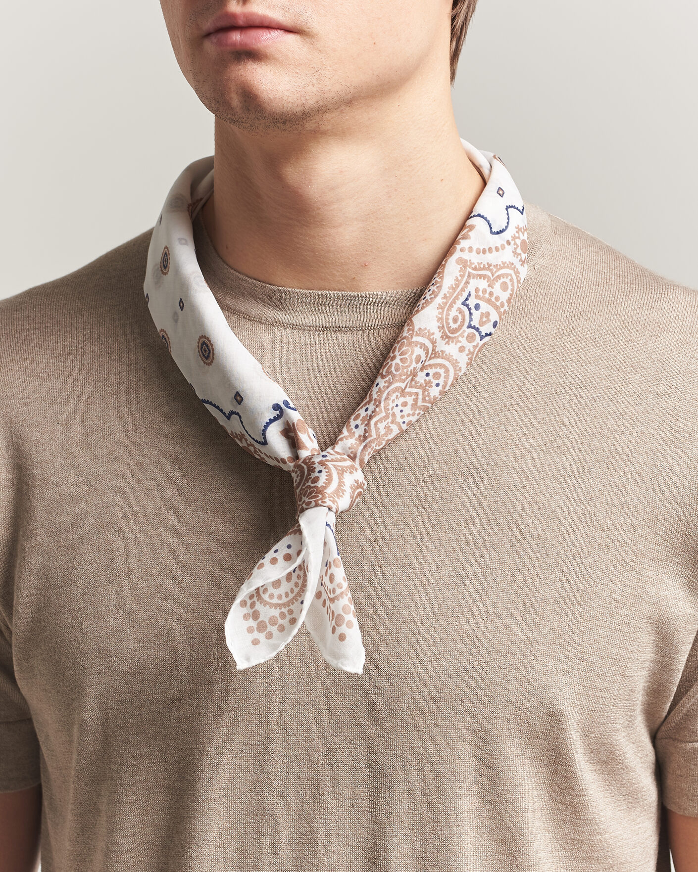 Herre | Tørklæde | Amanda Christensen | Cotton Voilé Medallion Bandana Cream