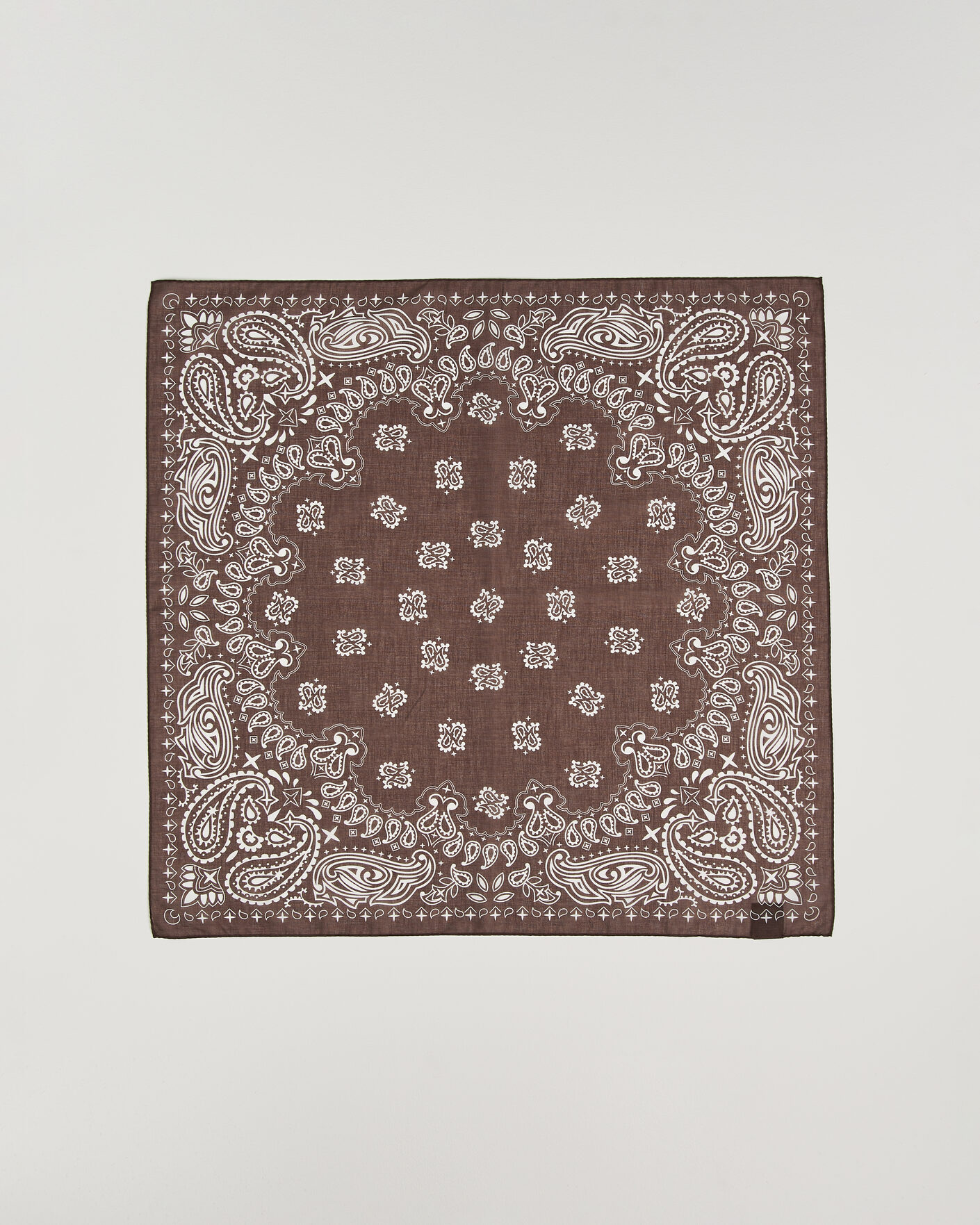 Herre | Tørklæde | Amanda Christensen | Cotton Voilé Paisley Bandana Dark Brown