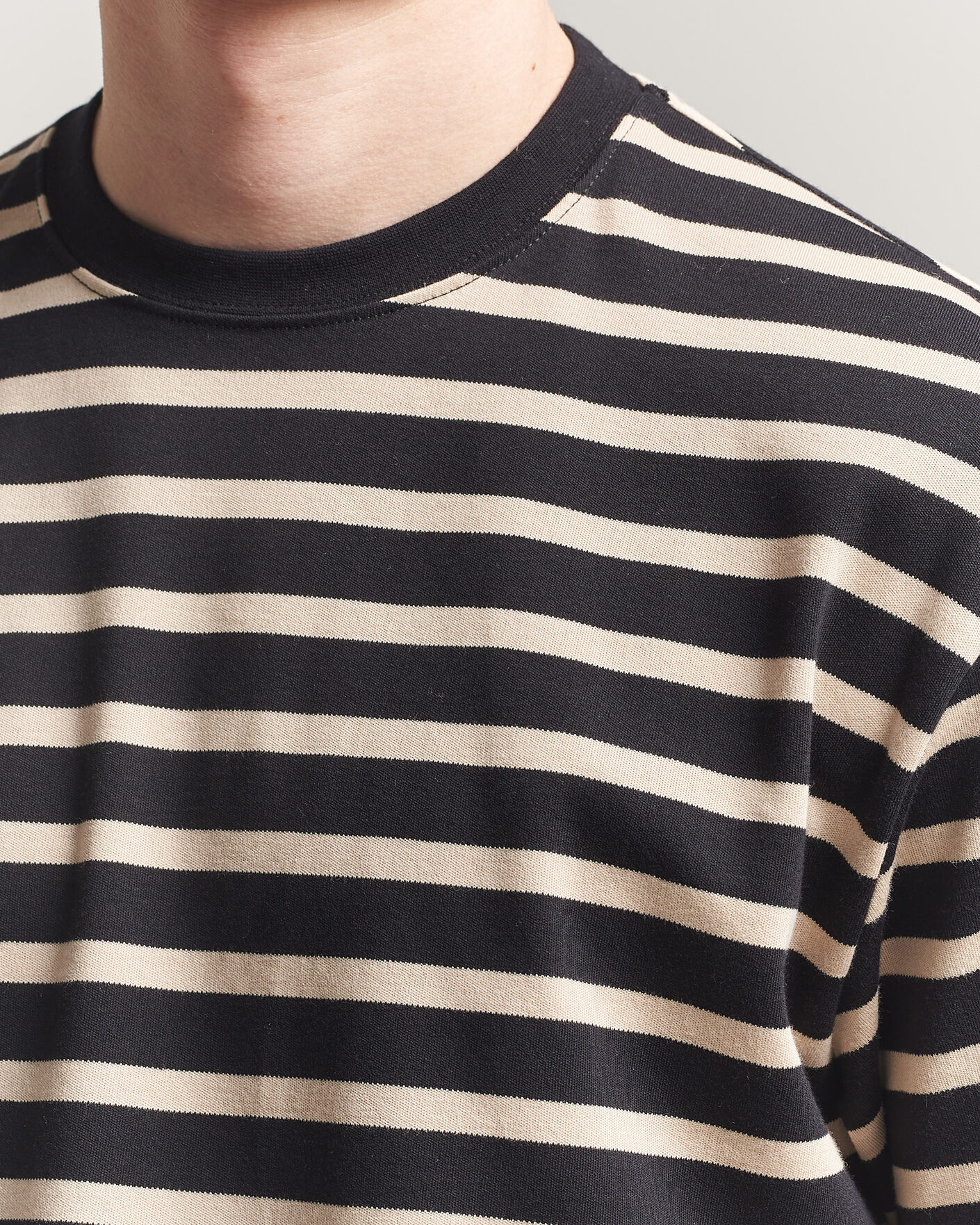 Herre | T-Shirts | Filippa K | Striped Crew Neck T-Shirt Black/Pearl