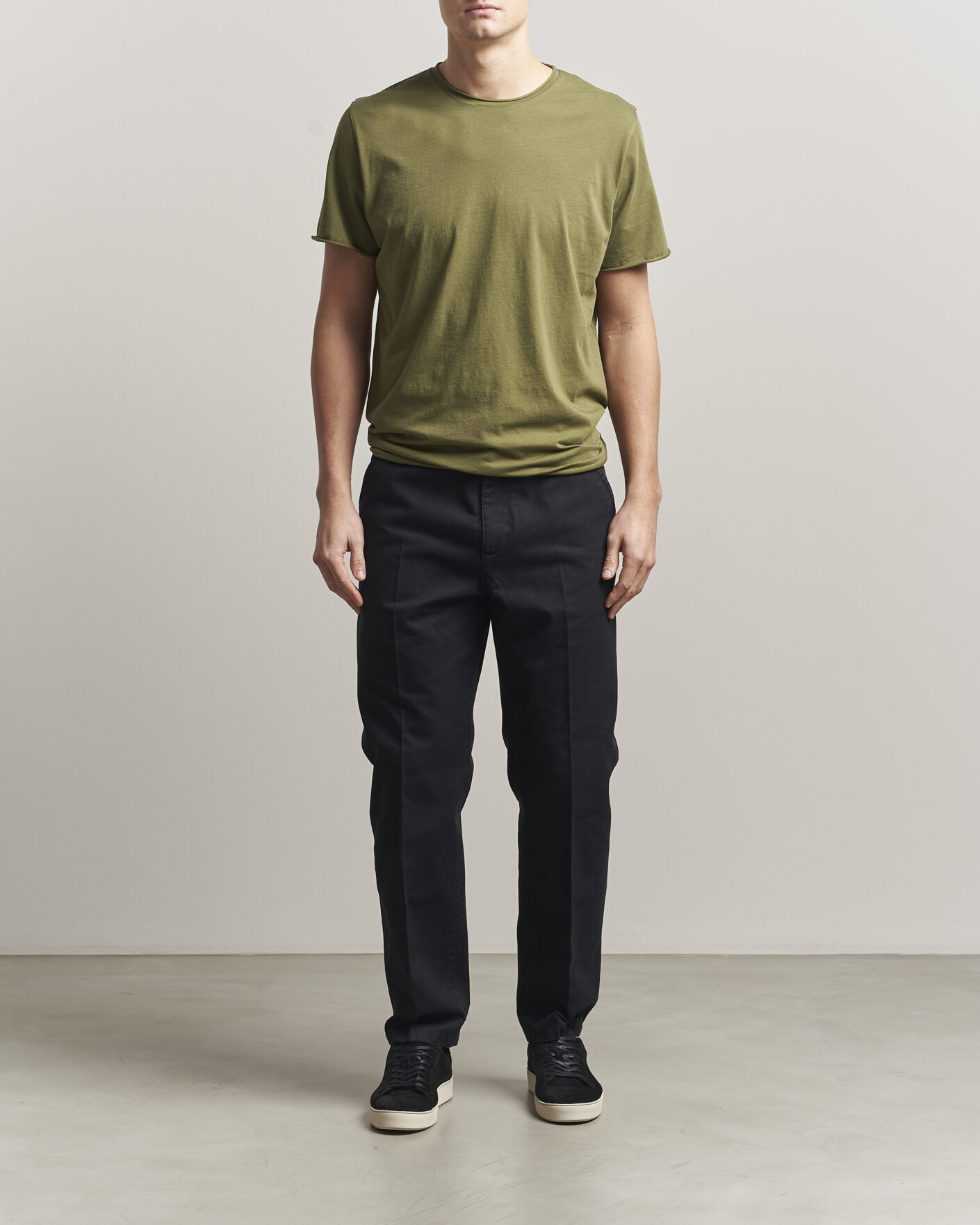 Herre | T-Shirts | Filippa K | Roll Neck Crew Neck T-Shirt Laurel Green