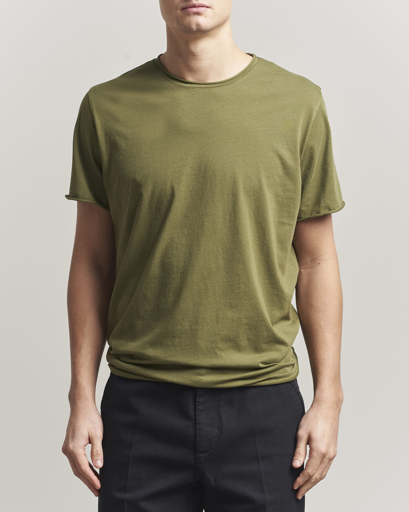 Herre | T-Shirts | Filippa K | Roll Neck Crew Neck T-Shirt Laurel Green