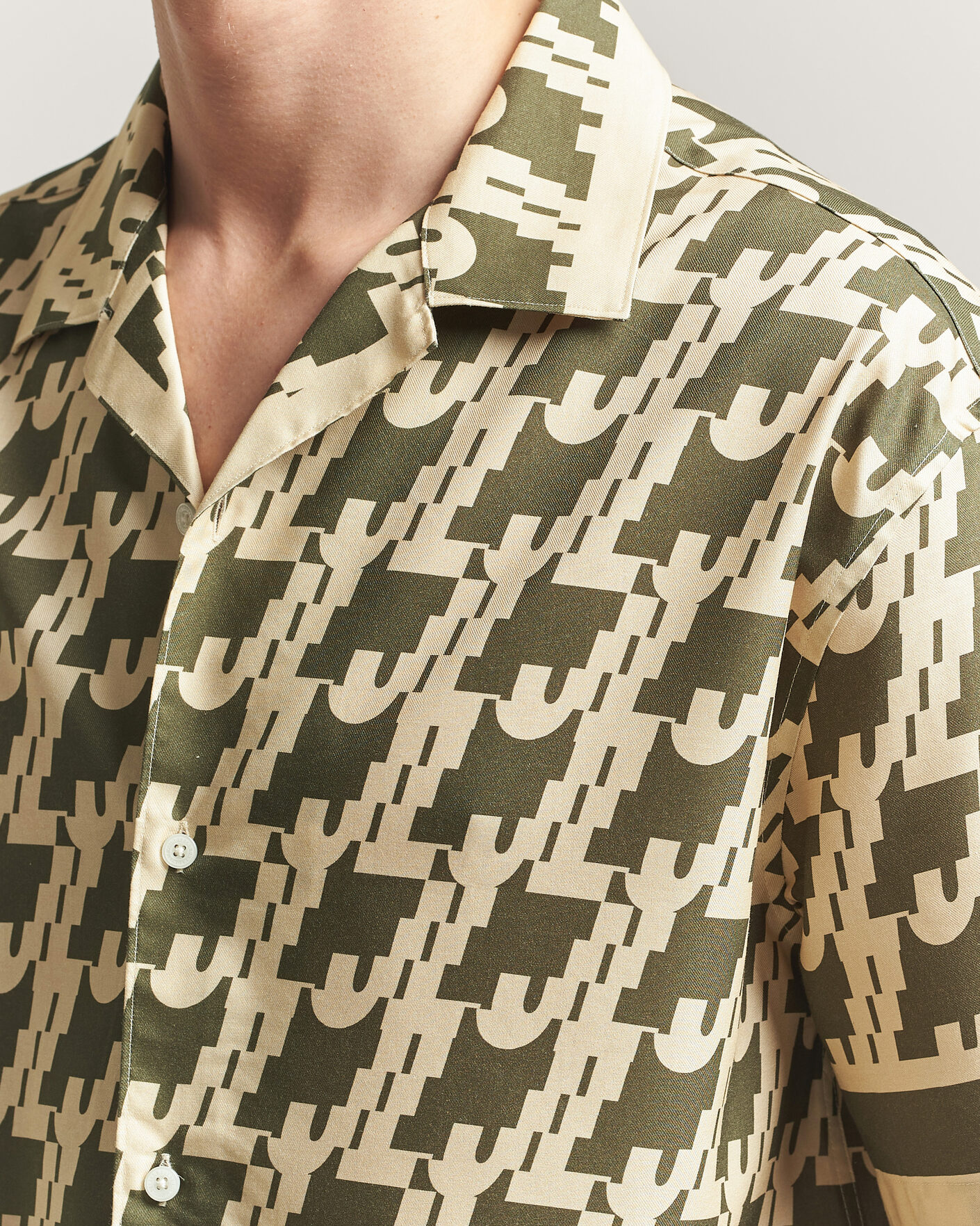 Herre | Skjorter | J.Lindeberg | Ellis Border Resort Shirt Glitch Kalamata