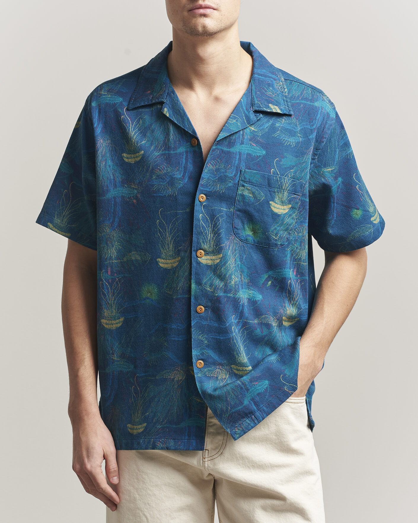 Herre | Skjorter | Nudie Jeans | Arvid Hawaii Shirt Deep Sea