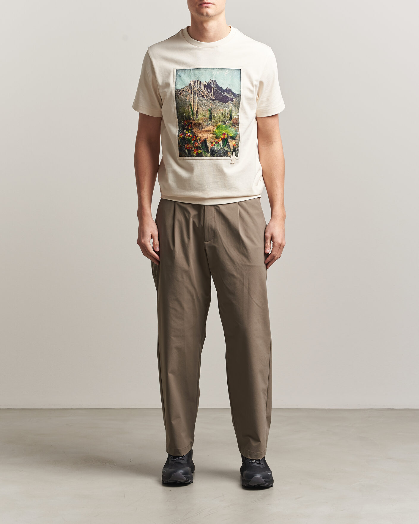 Herre | T-Shirts | Moncler Grenoble | Mountain Print T-Shirt Off White