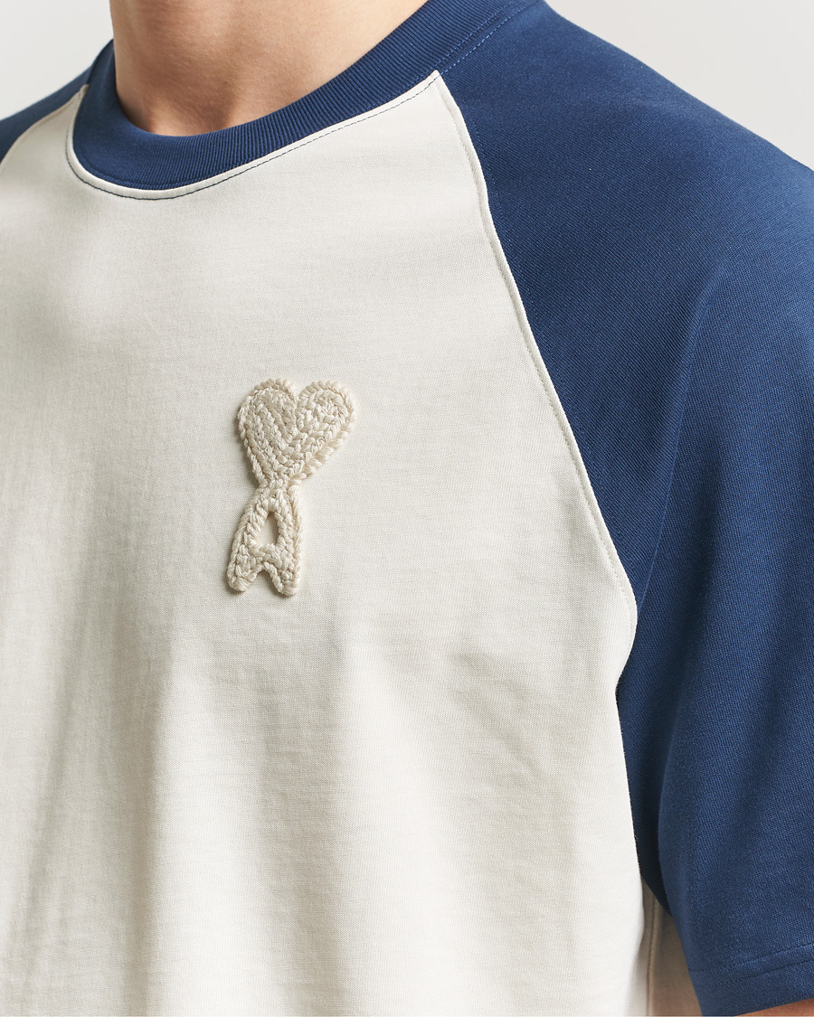 Herre | T-Shirts | AMI | Knitted Heart Logo T-Shirt Creme/Navy