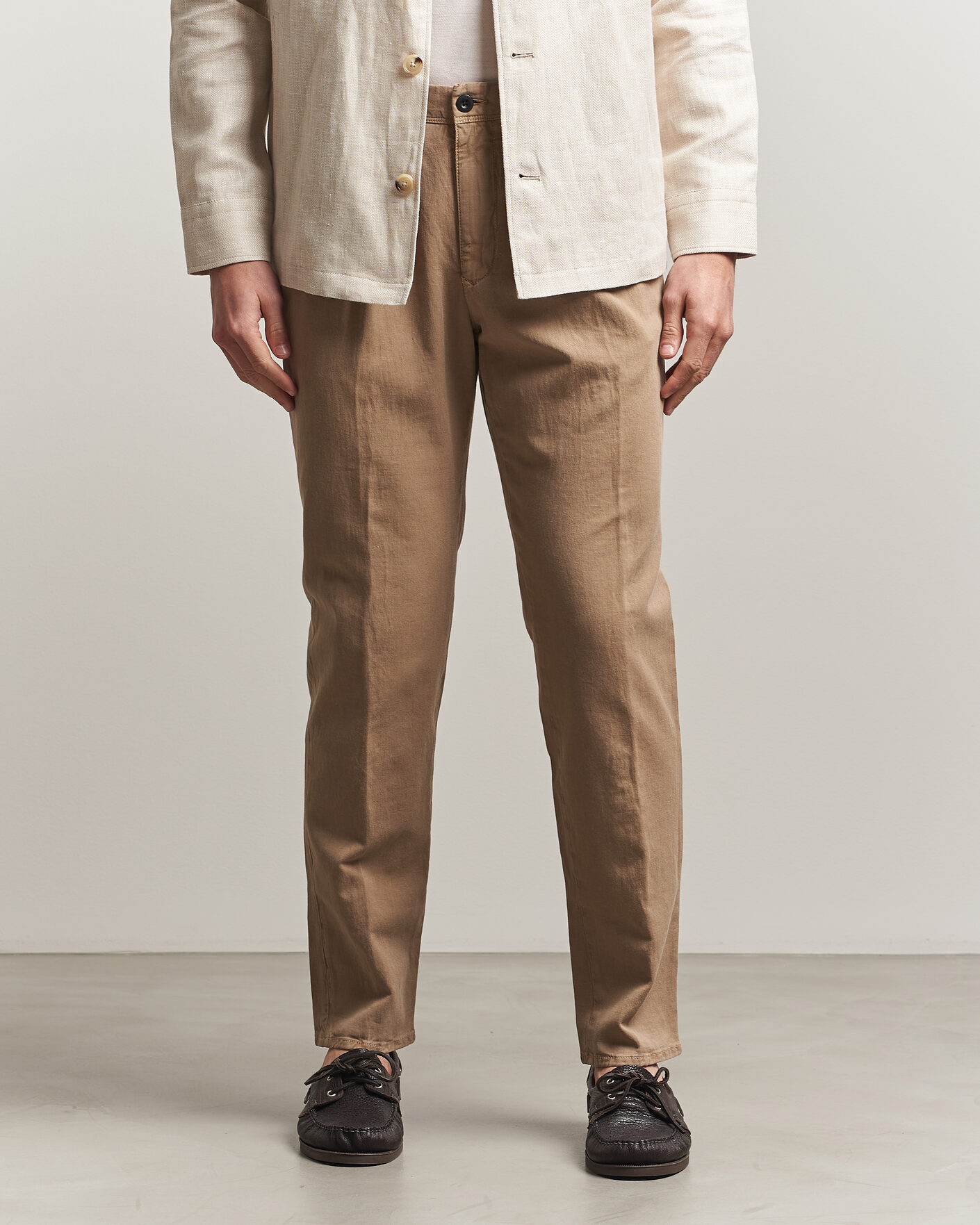 Herre | Bukser | Incotex | Tapered Fit Pleated Linen Slacks Brown