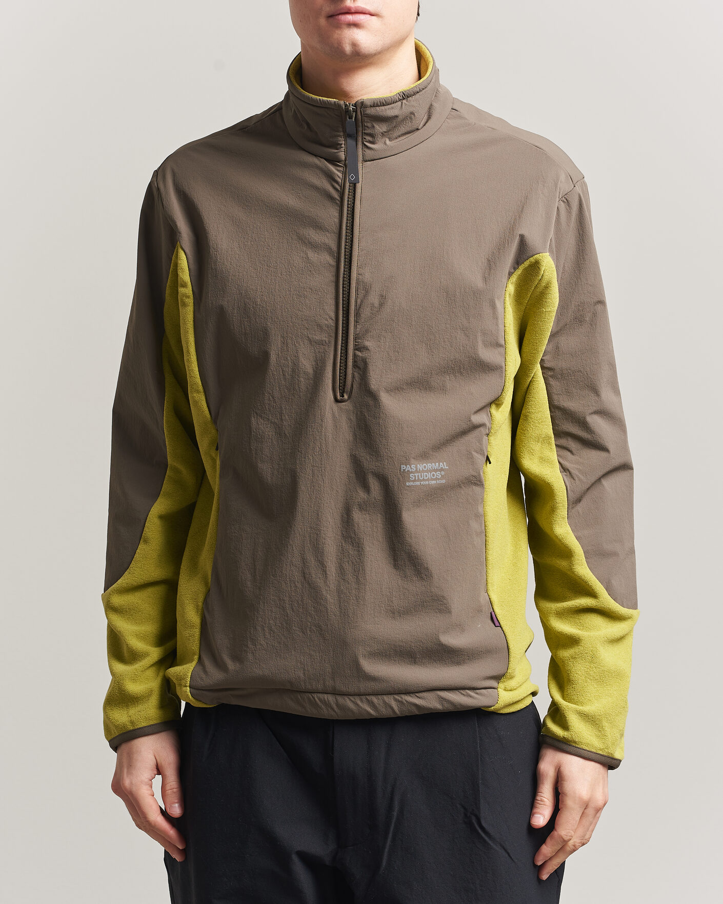 Herre | Jakker | Pas Normal Studios | Off Race Light Fleece Half Zip Moss Green