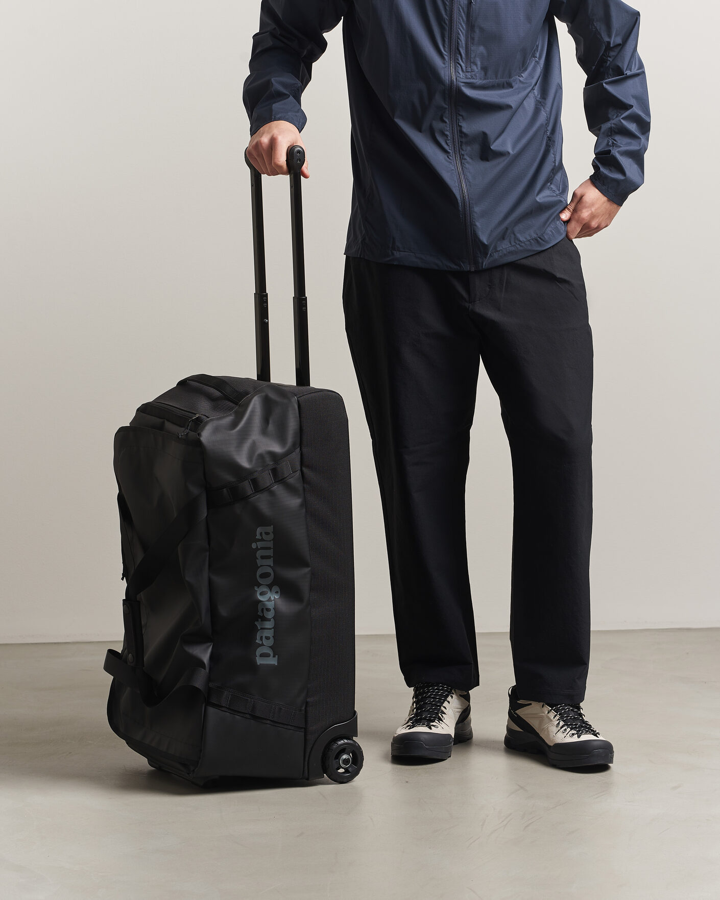 Herre | Tasker | Patagonia | Black Hole Wheeled Duffel 70L Black