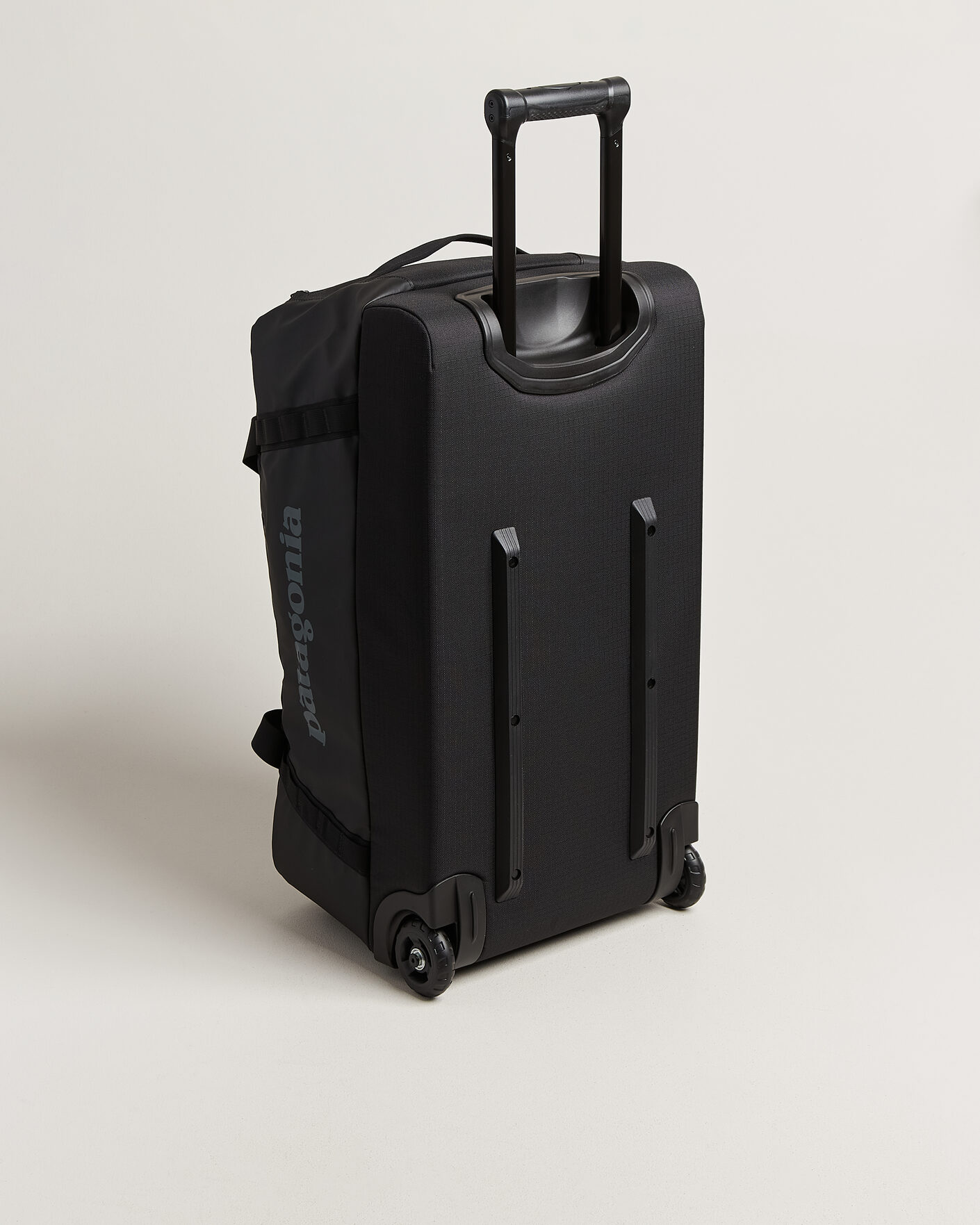 Herre | Tasker | Patagonia | Black Hole Wheeled Duffel 70L Black