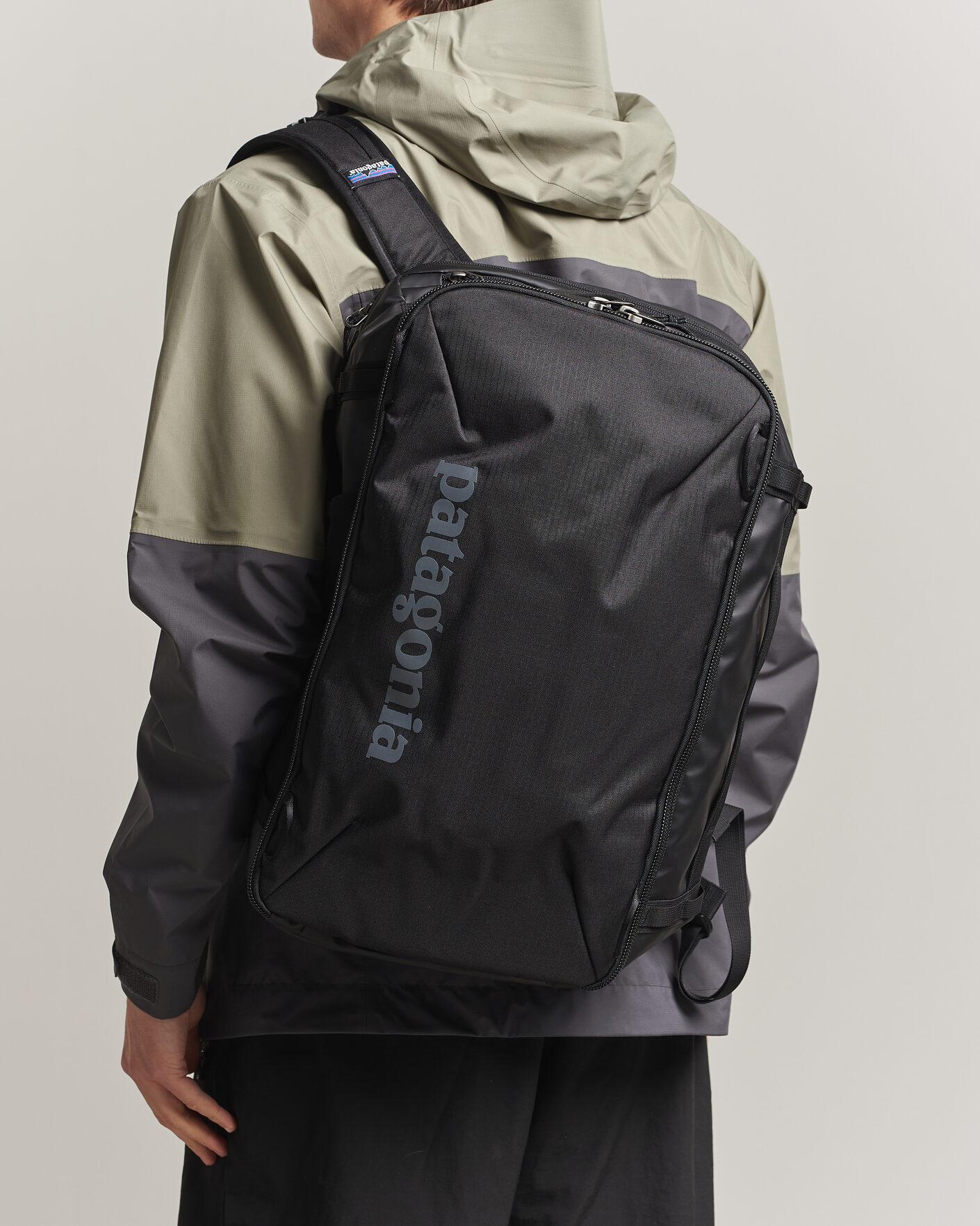 Herre | Tasker | Patagonia | Black Hole Mini MLC Black