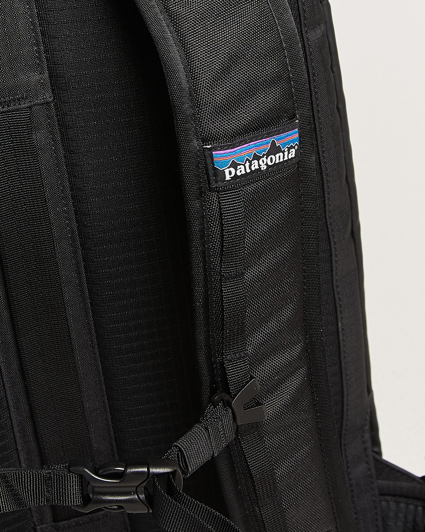 Herre | Tasker | Patagonia | Black Hole Mini MLC Black