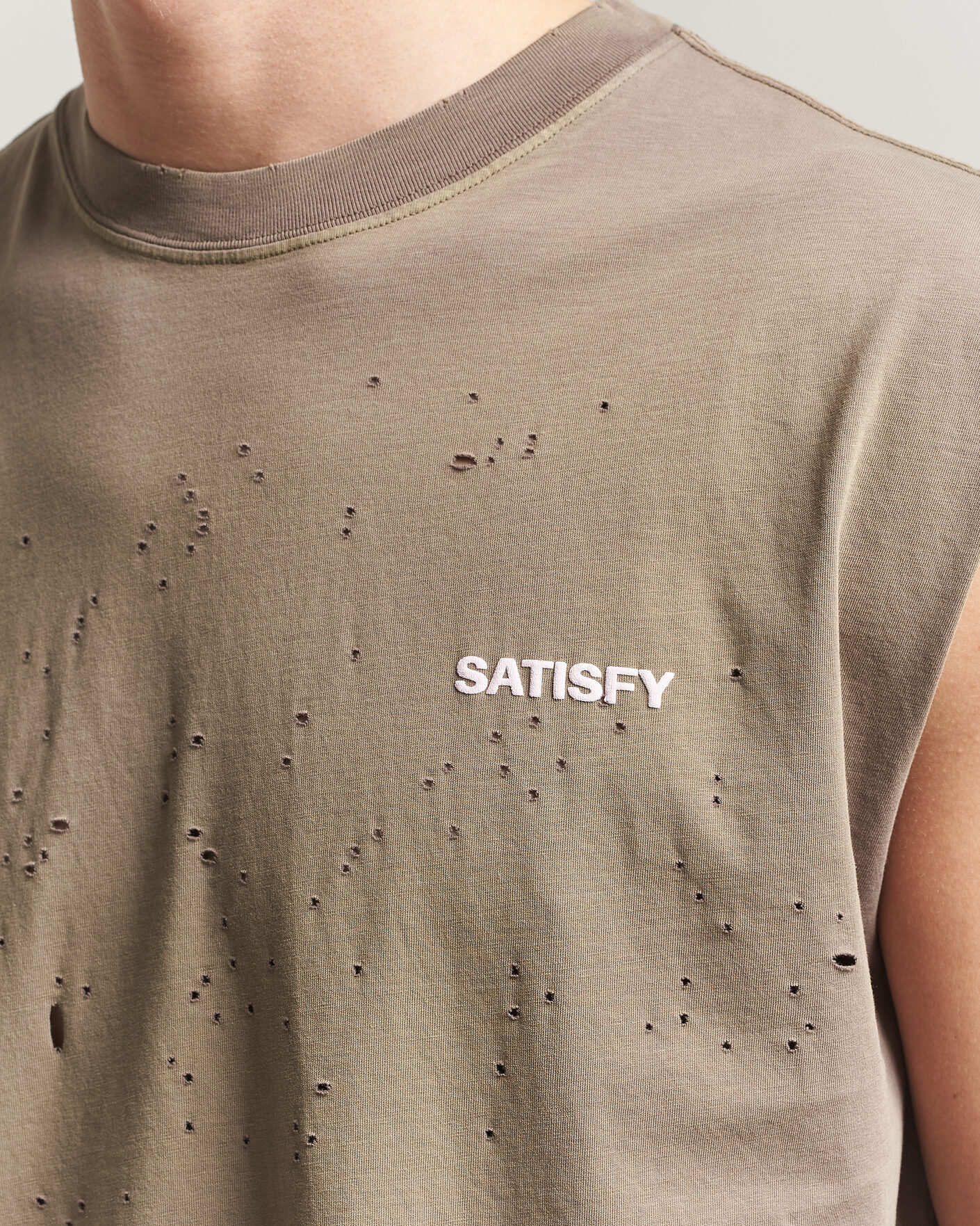 Herre | T-Shirts | Satisfy | MothTech Muscle Tee Sun Bleached Falcon