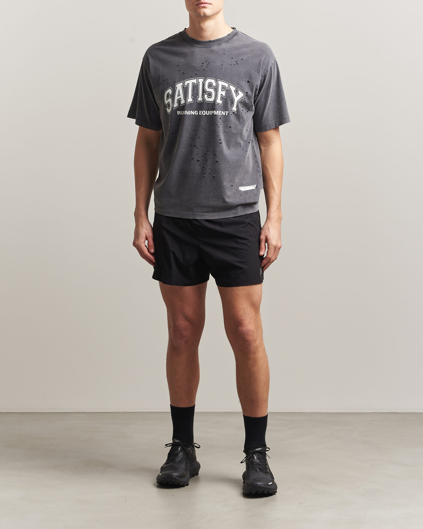Herre | T-Shirts | Satisfy | MothTech T-Shirt Aged Black