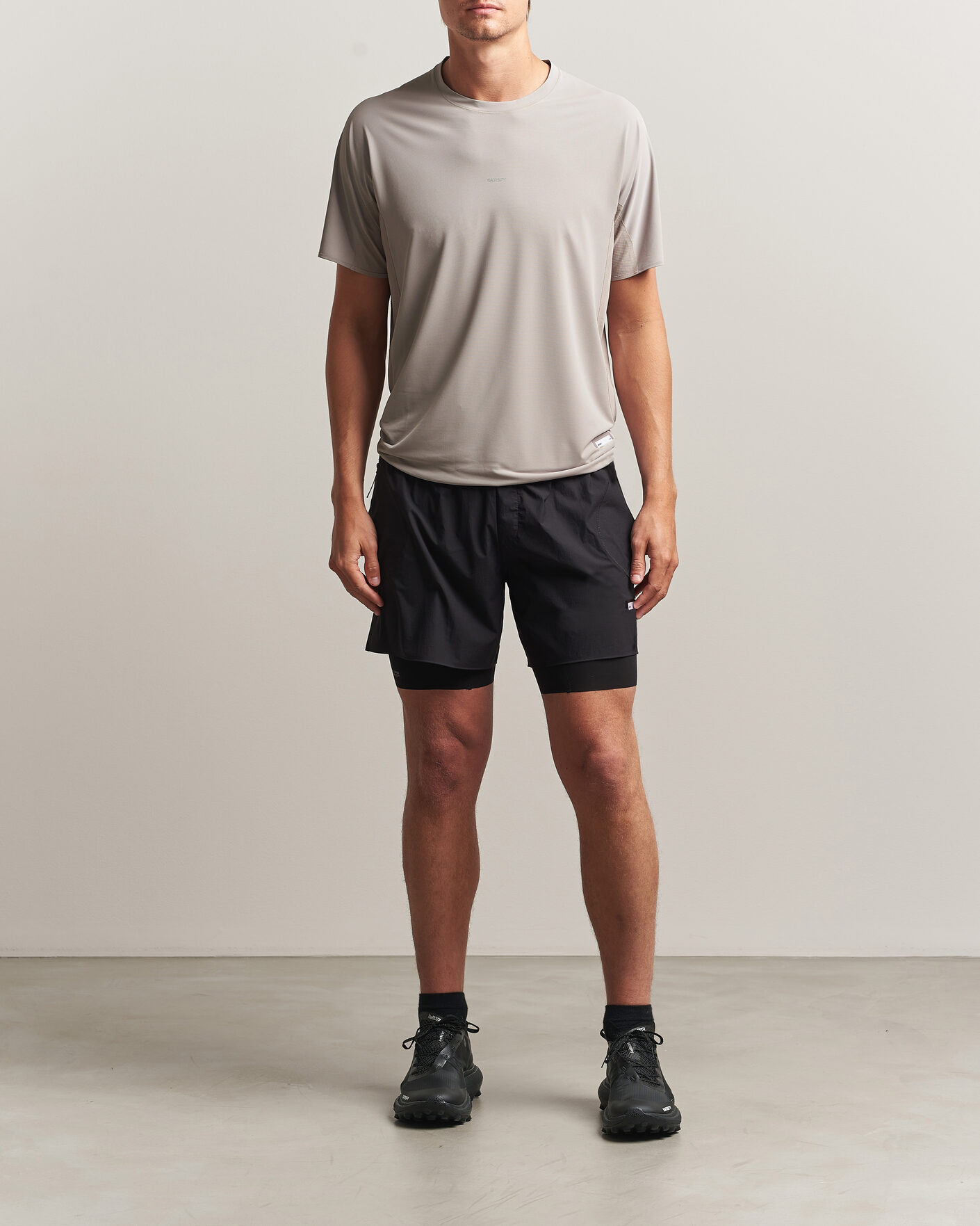 Herre | T-Shirts | Satisfy | AuraLite UV T-Shirt Moon Rock